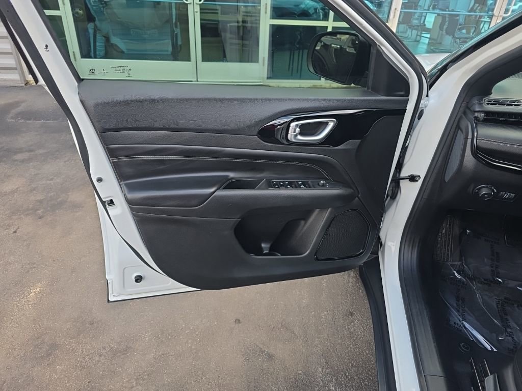 Used 2022 Jeep Compass Altitude image 9