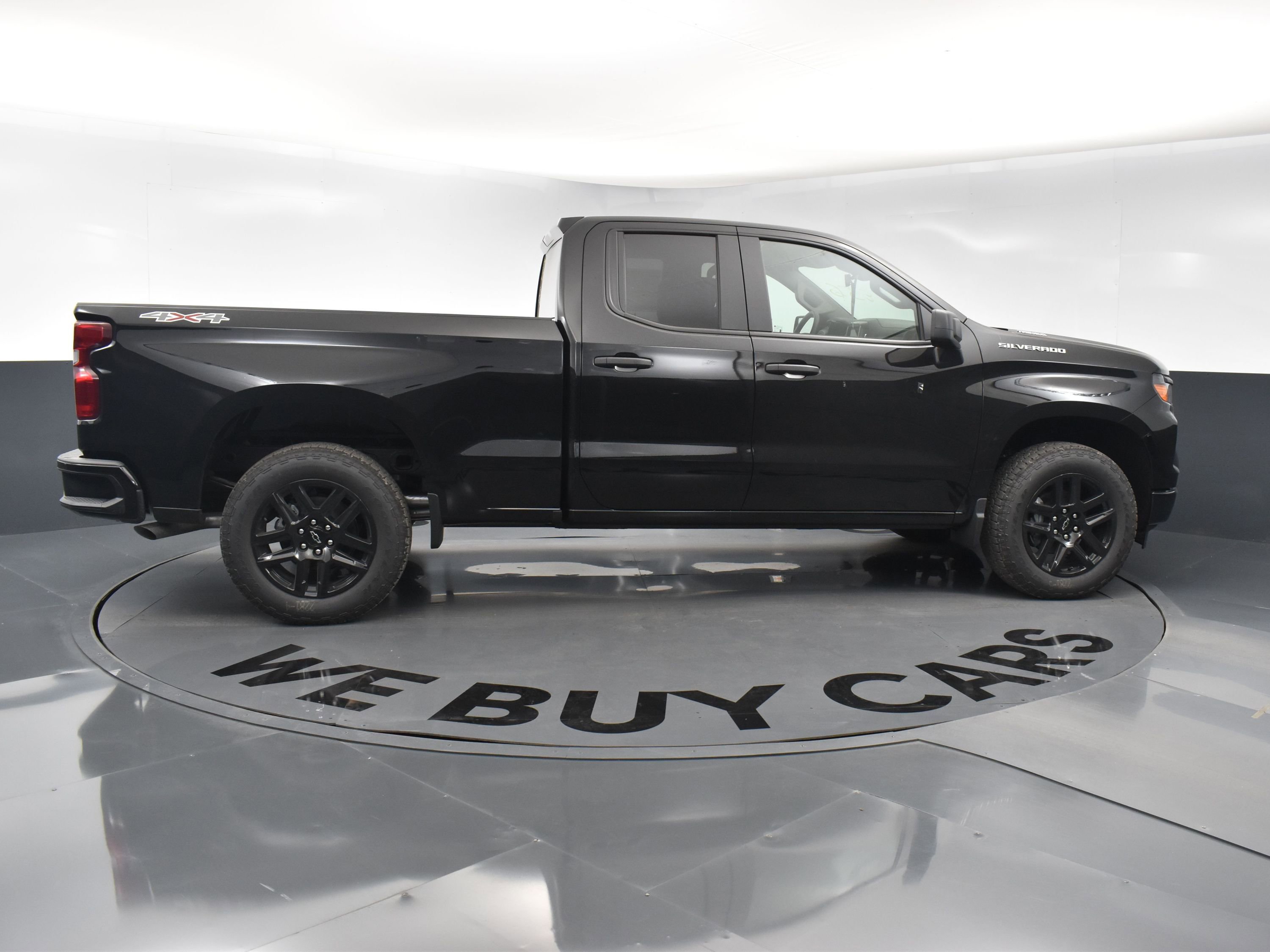 Used 2025 Chevrolet Silverado 1500 Custom w/ Turbomax Blackout Package image 10