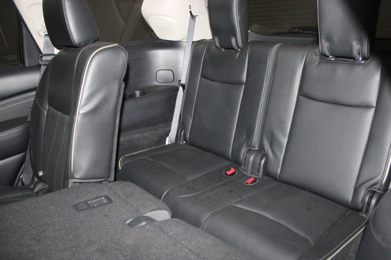 Used 2019 INFINITI QX60 Luxe w/ Essential Package image 14