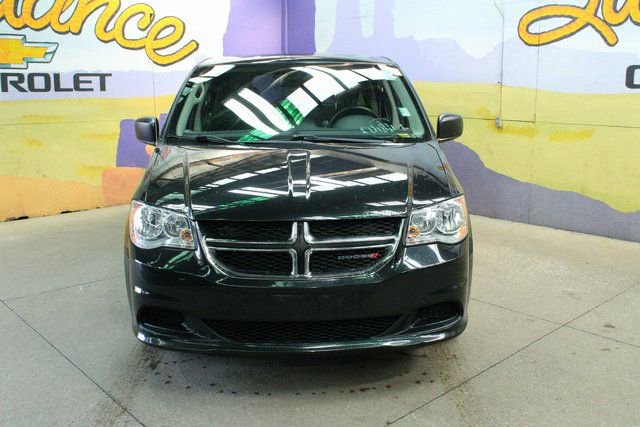 Used 2018 Dodge Grand Caravan SE w/ UConnect Hands-Free Group image 3