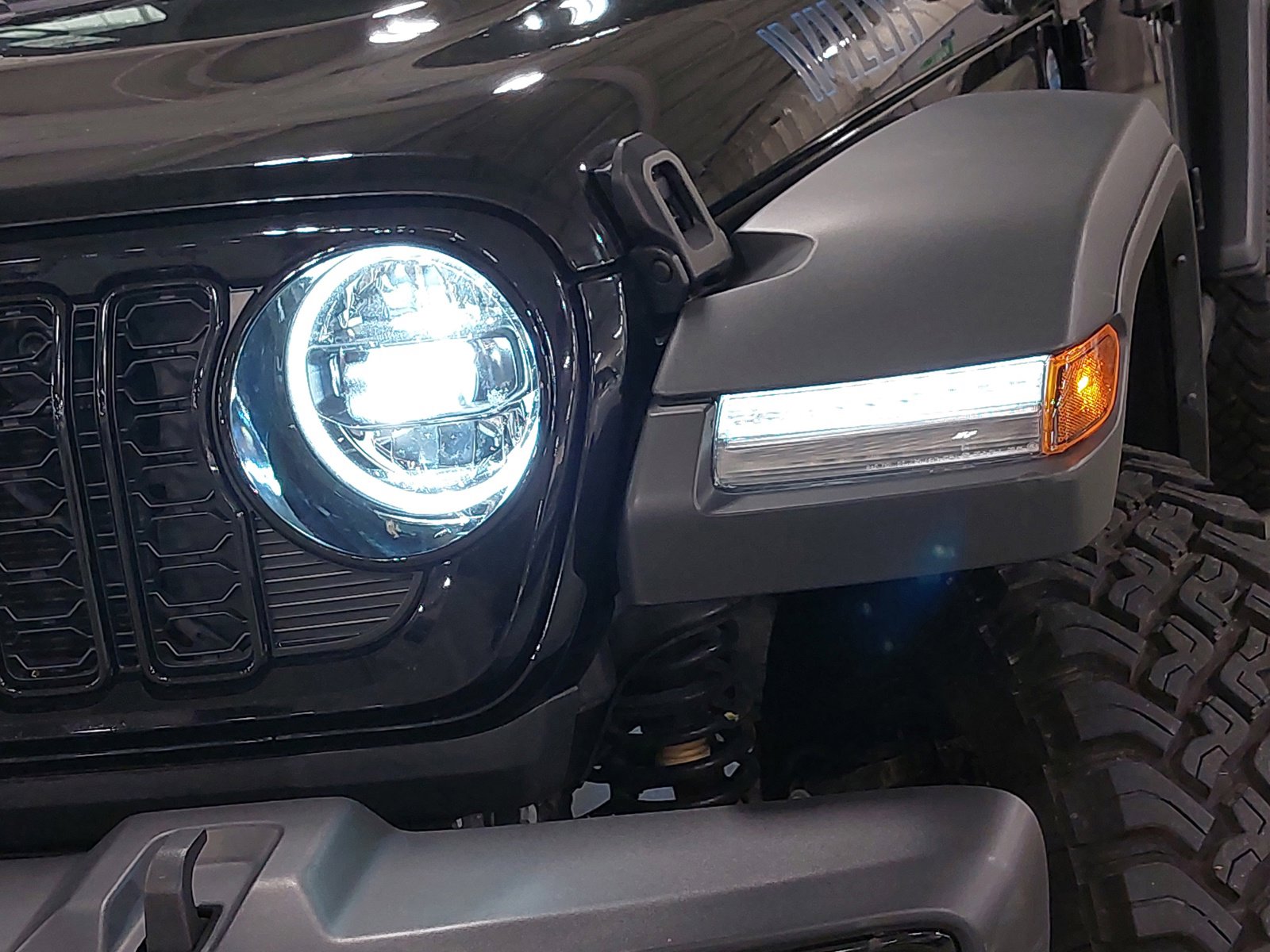 Used 2025 Jeep Wrangler Willys image 30