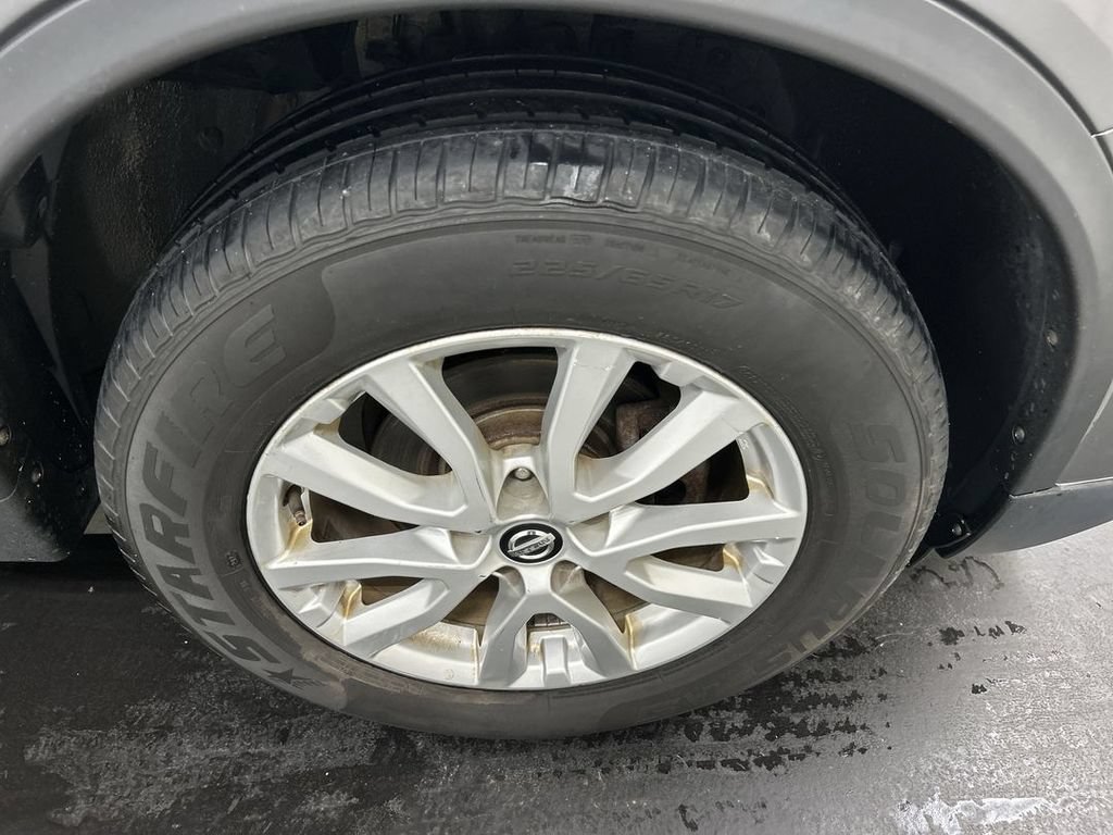 Used 2017 Nissan Rogue SV AWD/4WD image 8