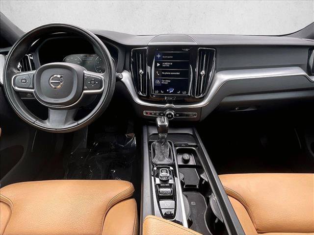 Used 2019 Volvo XC60 T5 Momentum w/ Multimedia Package FWD image 16