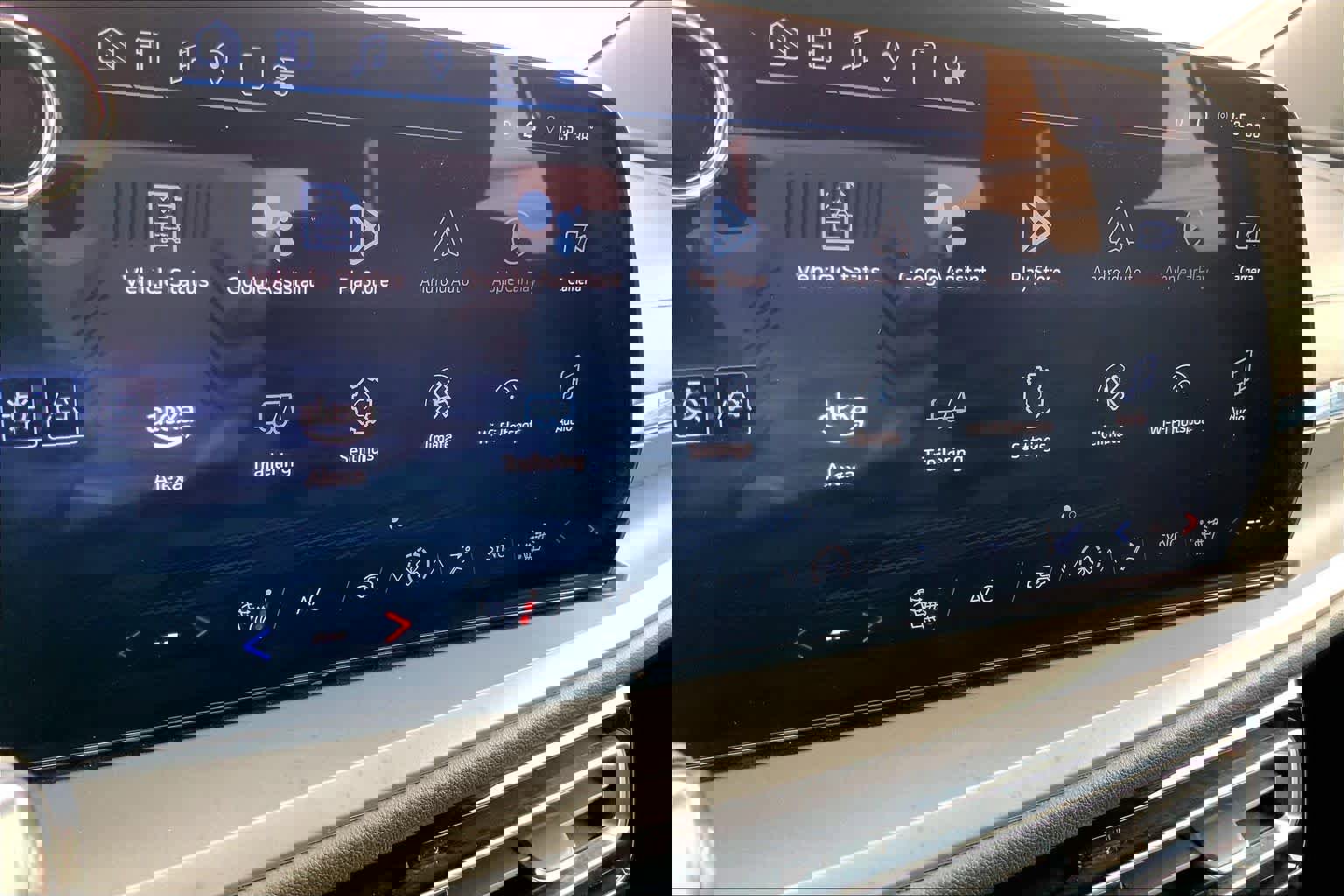 Used 2025 Chevrolet Traverse LT image 27