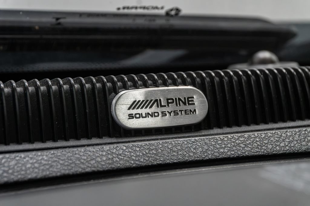 Used 2018 RAM 1500 Laramie AWD/4WD image 9