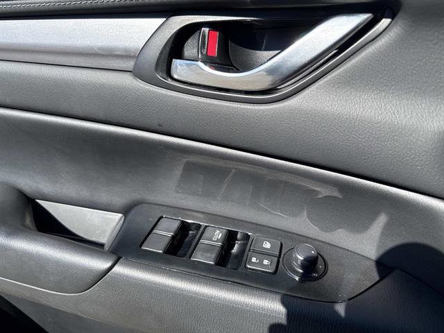 Used 2017 MAZDA CX-5 Touring image 8