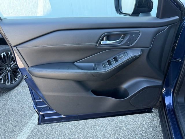 Certified 2024 Nissan Rogue SL w/ SL Premium Package image 16