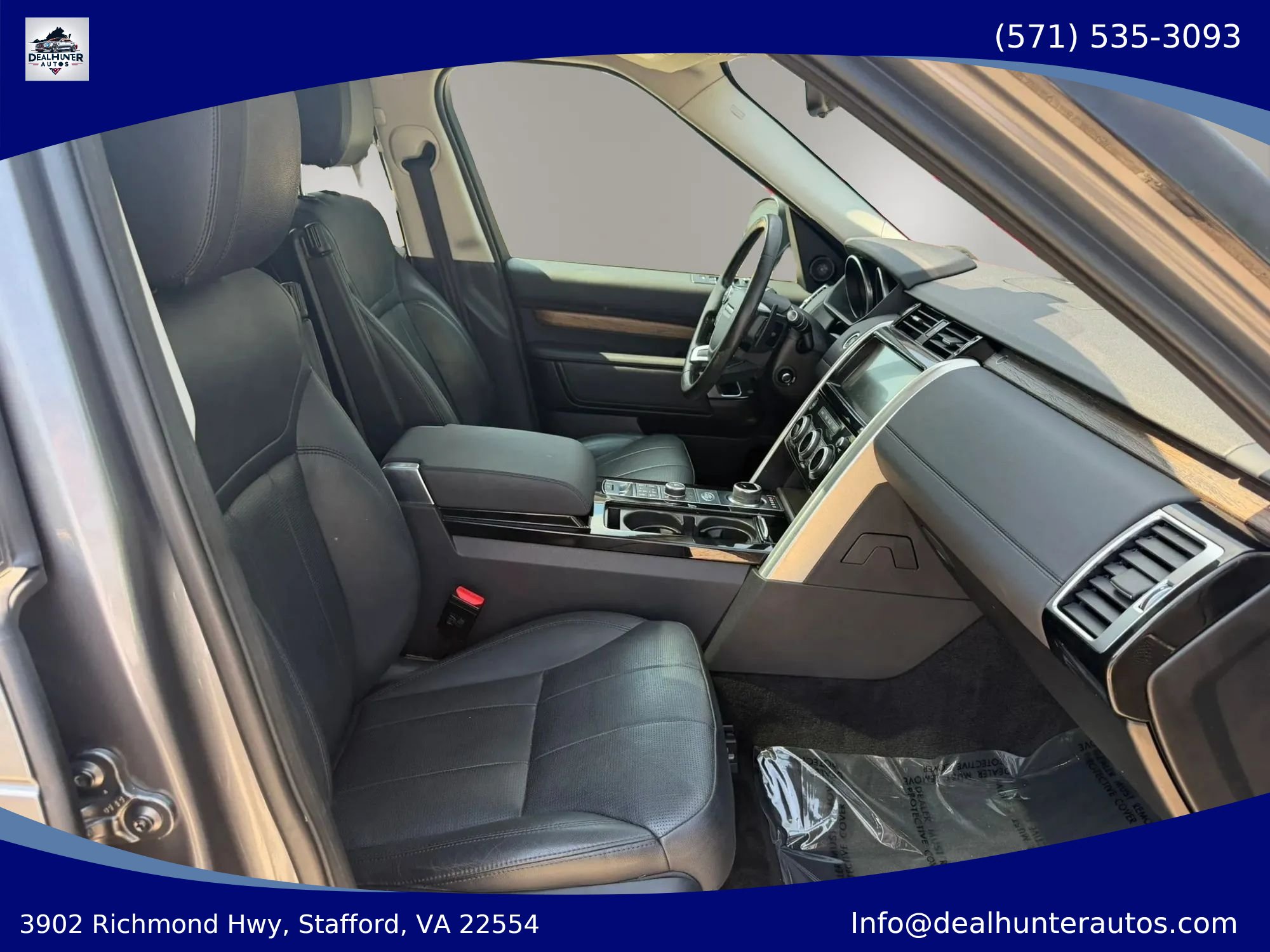 Used 2017 Land Rover Discovery HSE AWD/4WD image 18