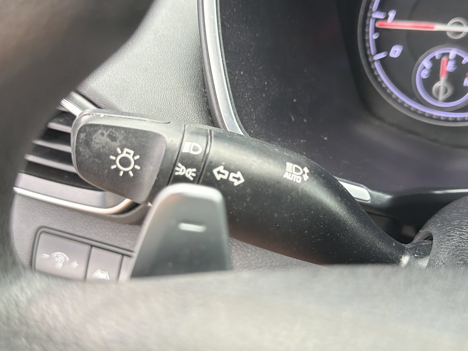 Used 2021 Hyundai Santa Fe SE FWD image 12