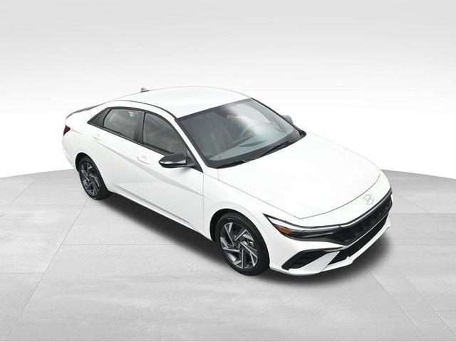 Certified 2025 Hyundai Elantra SEL FWD image 23