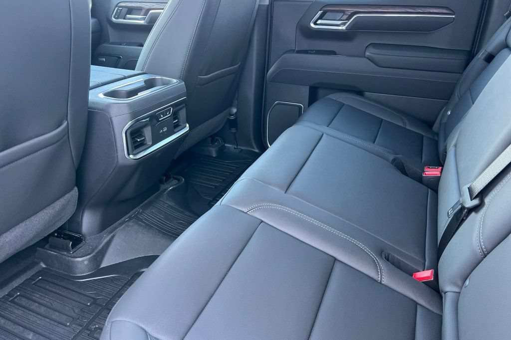 New 2026 GMC Sierra 1500 SLT AWD/4WD image 9