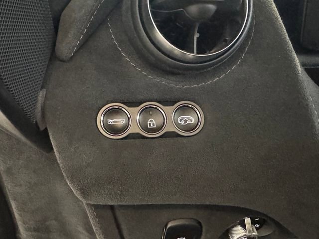 Used 2019 McLaren 720S Performance RWD image 31
