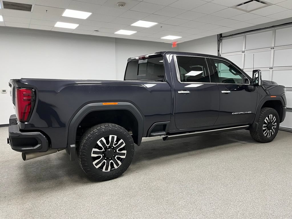 Used 2026 GMC Sierra 3500 Denali Ultimate AWD/4WD image 11