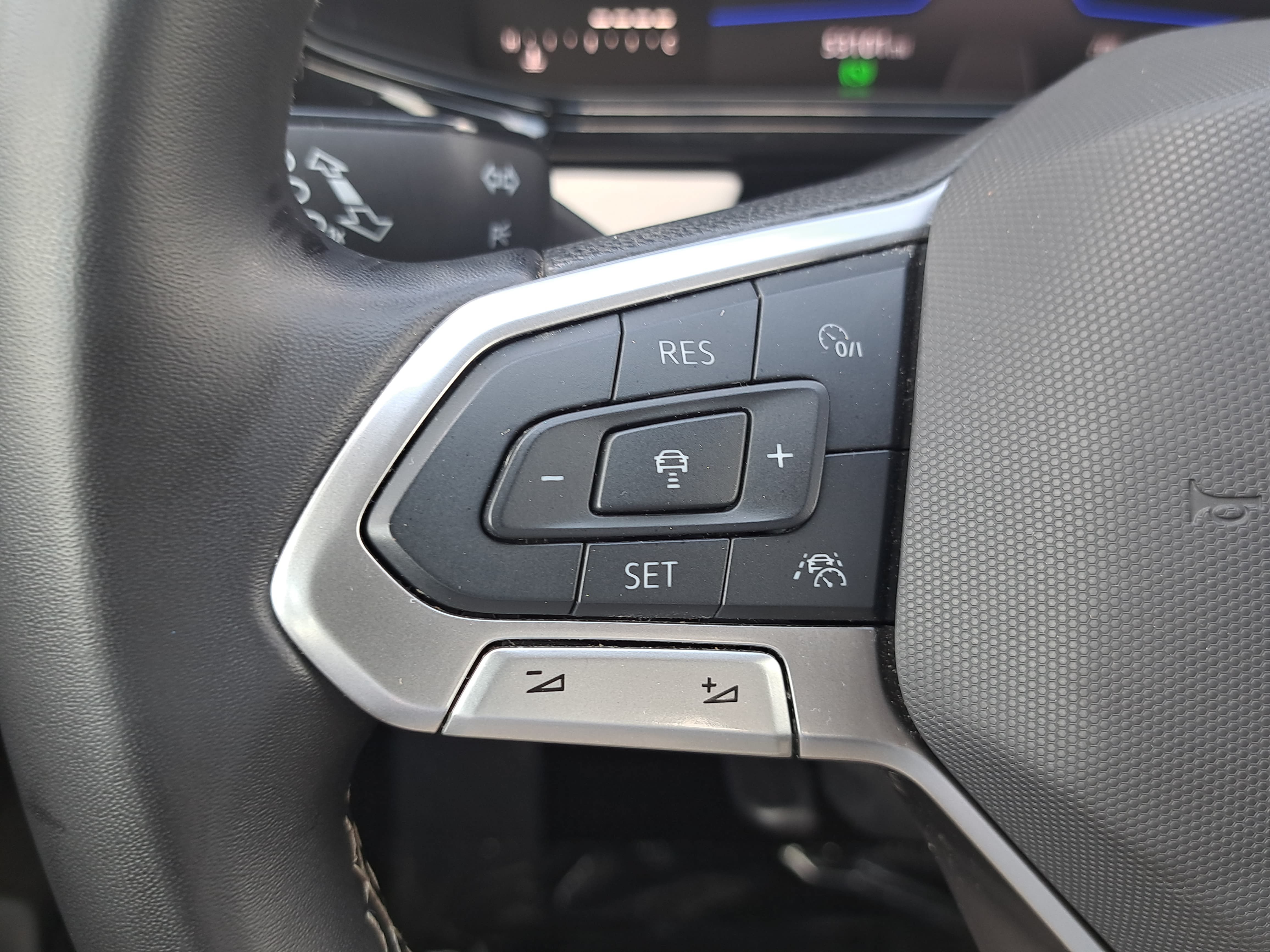 Used 2025 Volkswagen Taos S FWD image 17