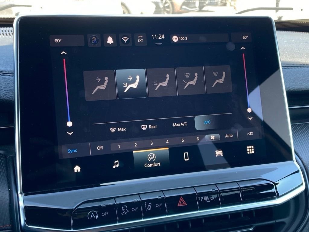 Used 2025 Jeep Compass Trailhawk image 22