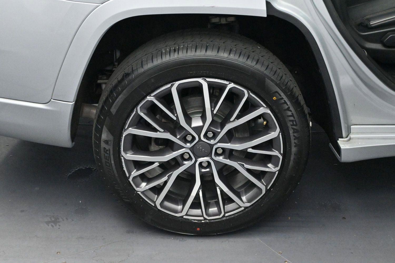 Used 2023 Jeep Grand Cherokee L Summit image 38