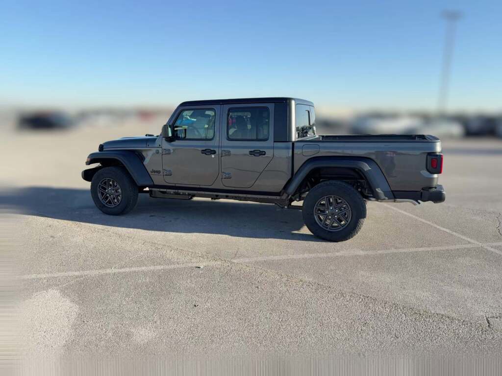 New 2026 Jeep Gladiator Sport image 7