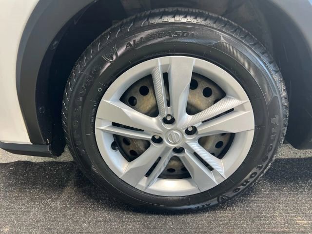 Used 2022 Nissan Kicks S image 15