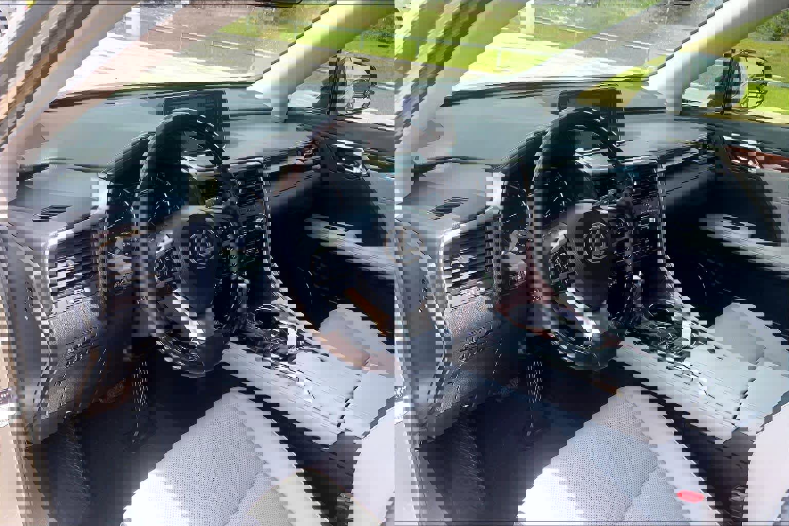 Used 2019 Lexus RX 350L image 17