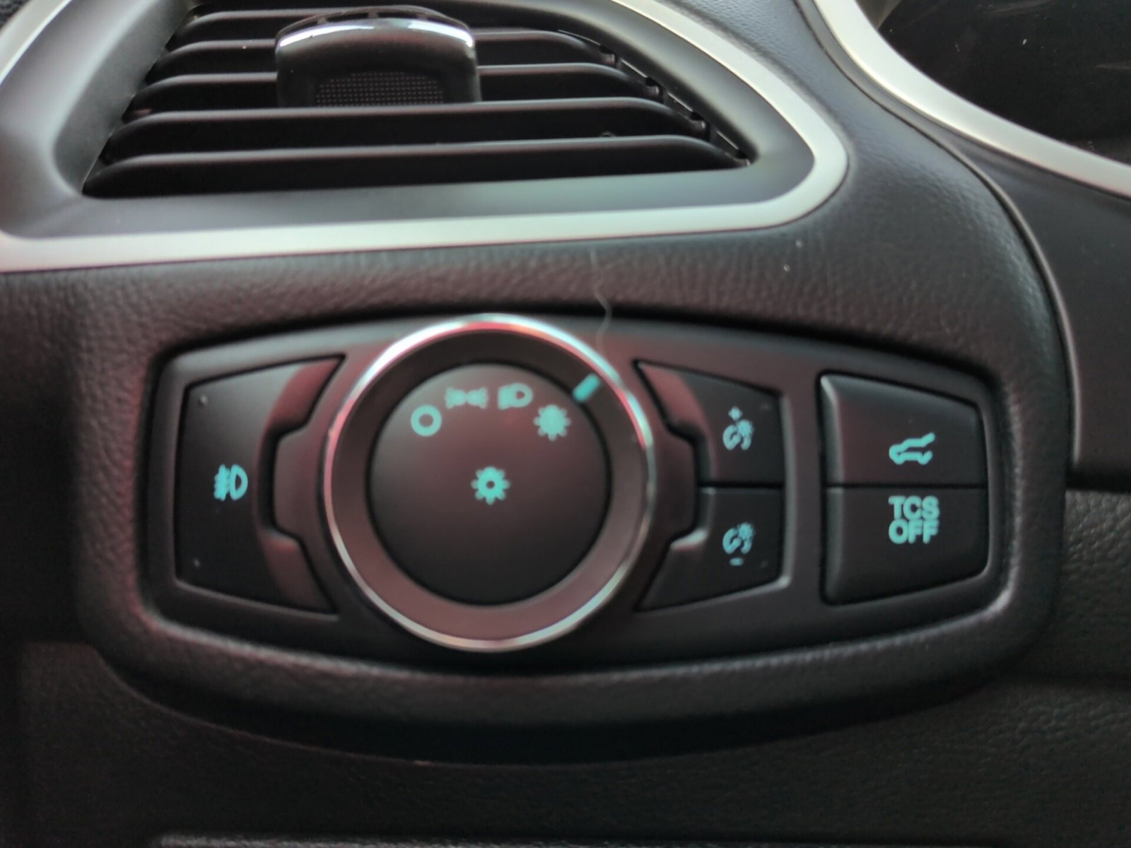 Used 2020 Ford Edge ST-Line image 22