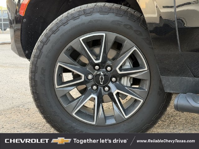 Used 2023 Chevrolet Tahoe Z71 w/ Luxury Package AWD/4WD image 10