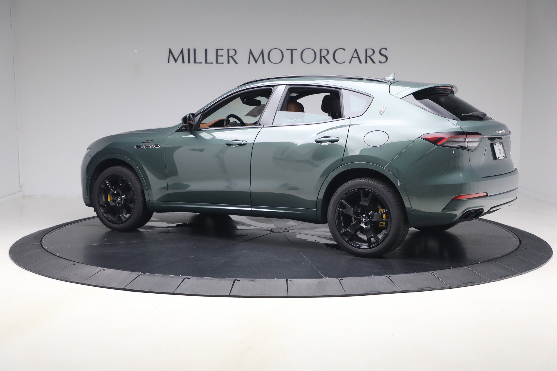 Certified 2022 Maserati Levante GT AWD/4WD image 4