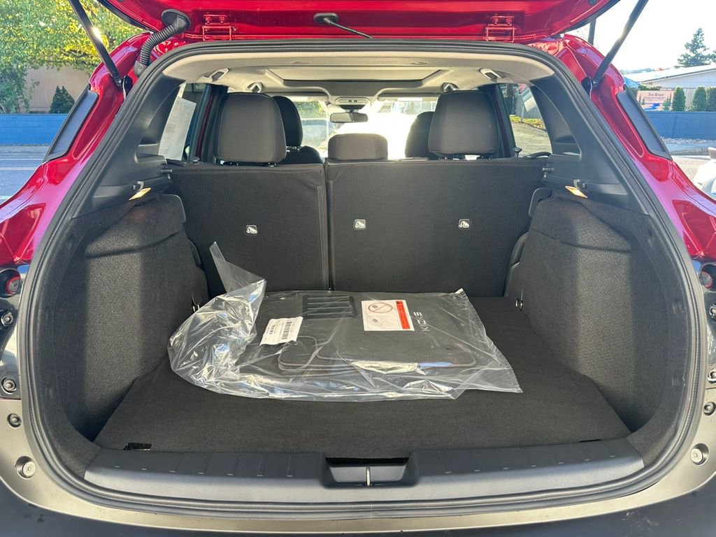 New 2026 Nissan Kicks SV w/ SV Premium Package image 29