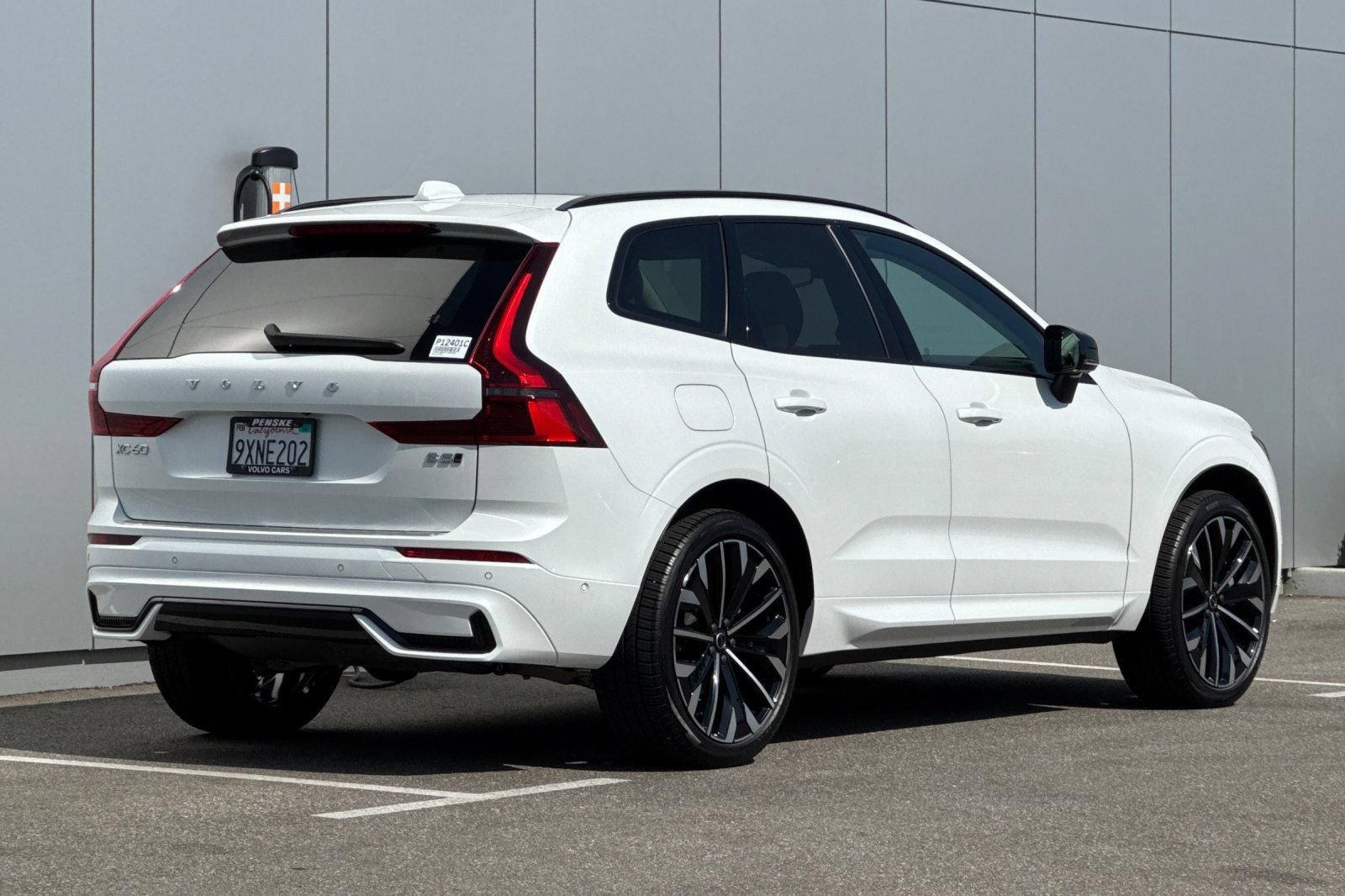 Certified 2026 Volvo XC60 B5 Ultra w/ Climate Package PRO AWD/4WD image 5