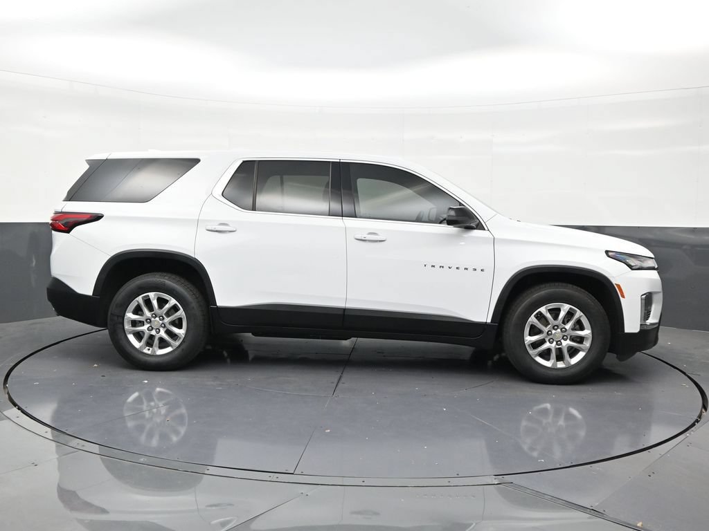 Used 2023 Chevrolet Traverse LS FWD image 6