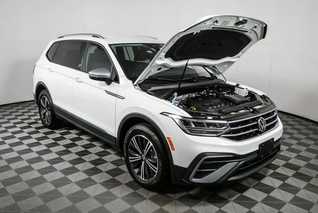 Certified 2024 Volkswagen Tiguan Wolfsburg Edition AWD/4WD image 37