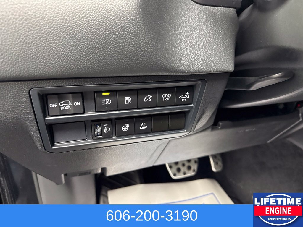 Used 2024 Toyota Sequoia 4WD image 32
