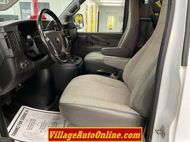 Used 2018 Chevrolet Express 2500 w/ Driver Convenience Package image 13