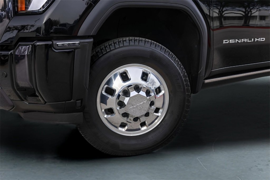 Used 2024 GMC Sierra 3500 Denali Ultimate image 32