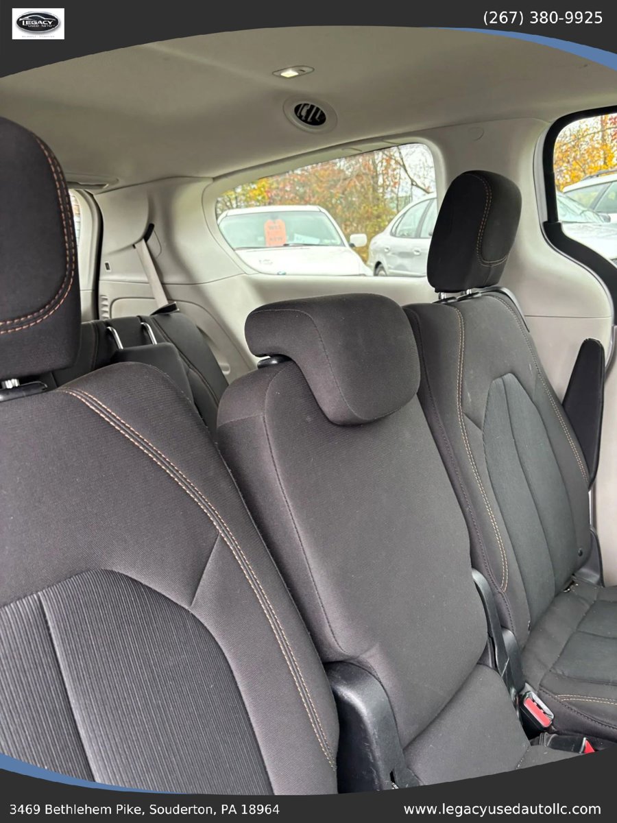 Used 2018 Chrysler Pacifica Touring Plus w/ Tire & Wheel Group image 28