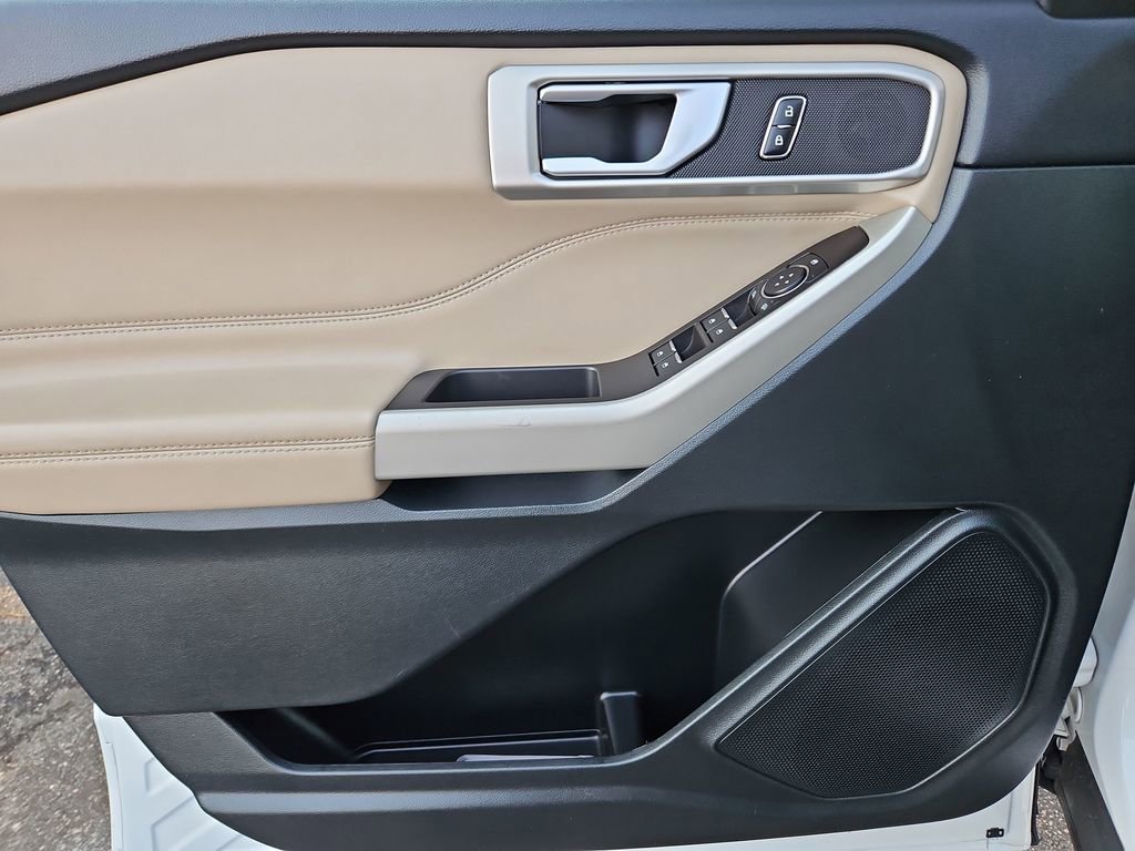 Used 2024 Ford Explorer XLT w/ Equipment Group 202A image 26