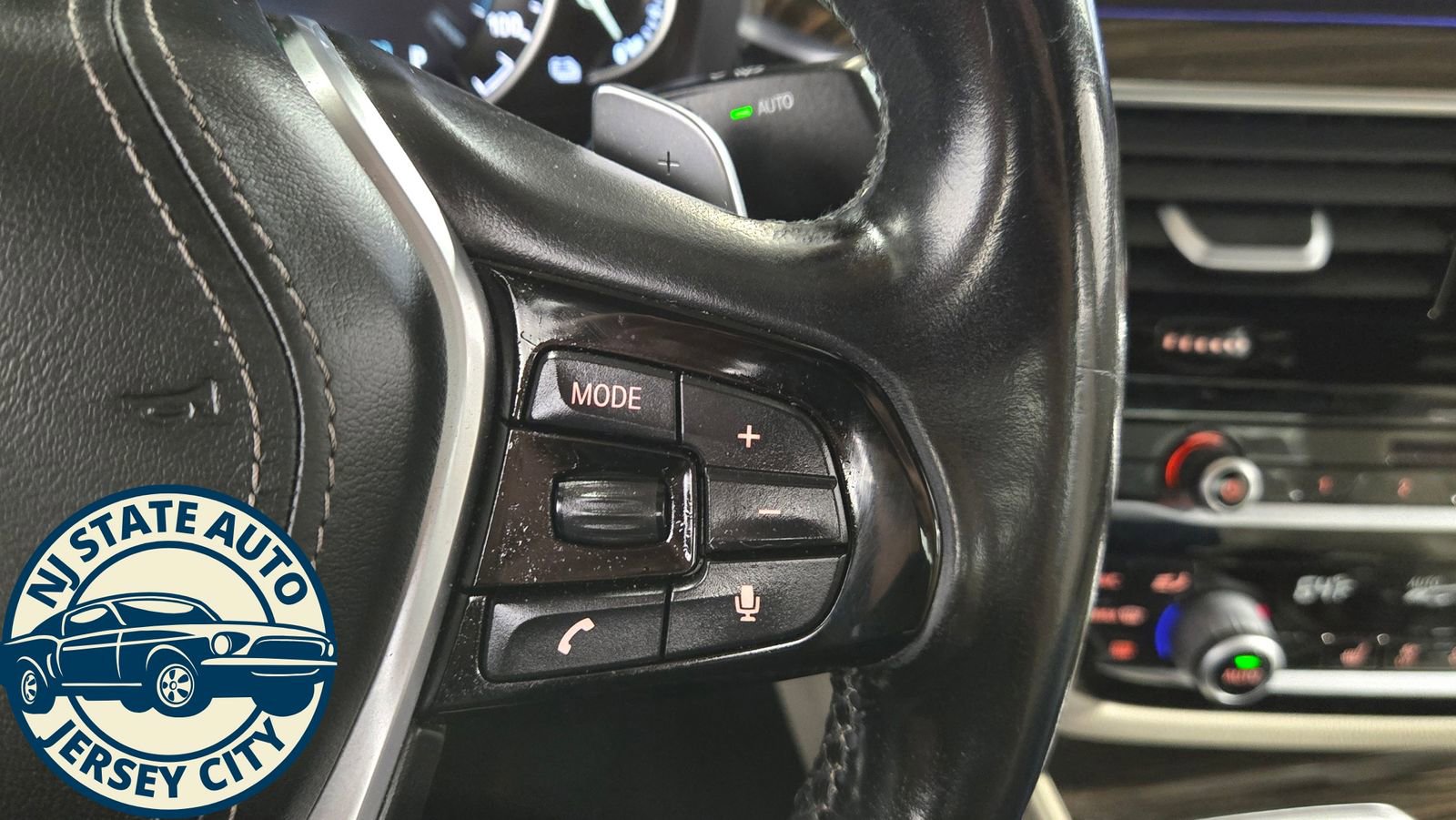 Used 2018 BMW 530e xDrive w/ Premium Package 2 image 14