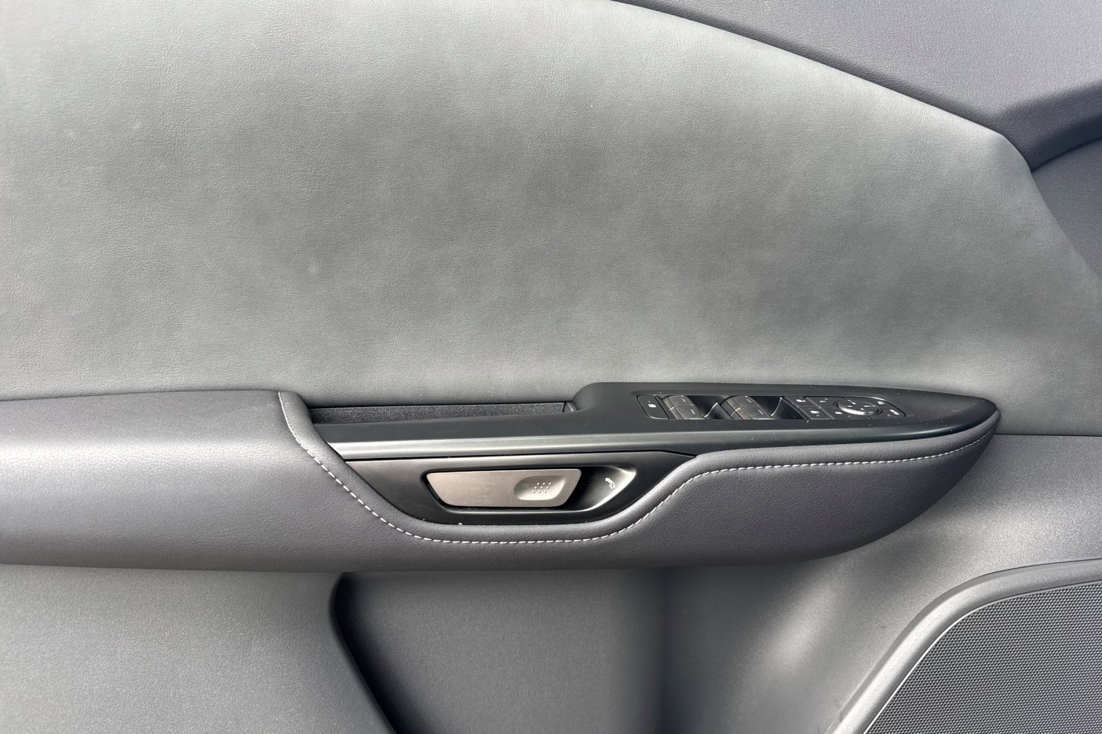 Used 2023 Lexus RZ 450e Premium w/ Technology Package image 12