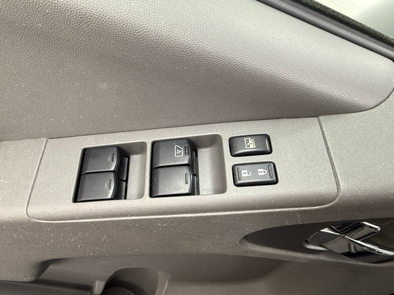 Used 2019 Nissan Frontier SV RWD image 12