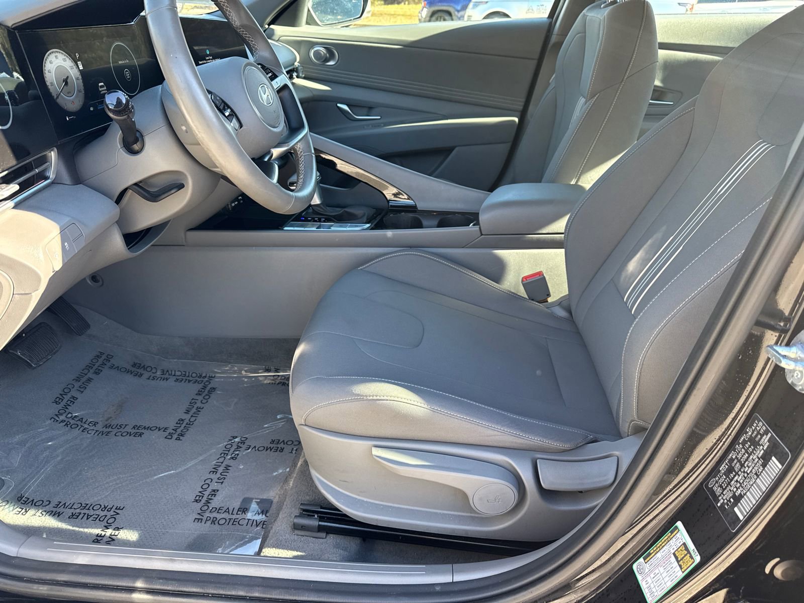 Certified 2025 Hyundai Elantra SEL image 9