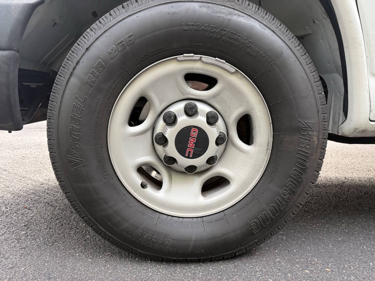 Used 2016 GMC Savana 3500 RWD image 22