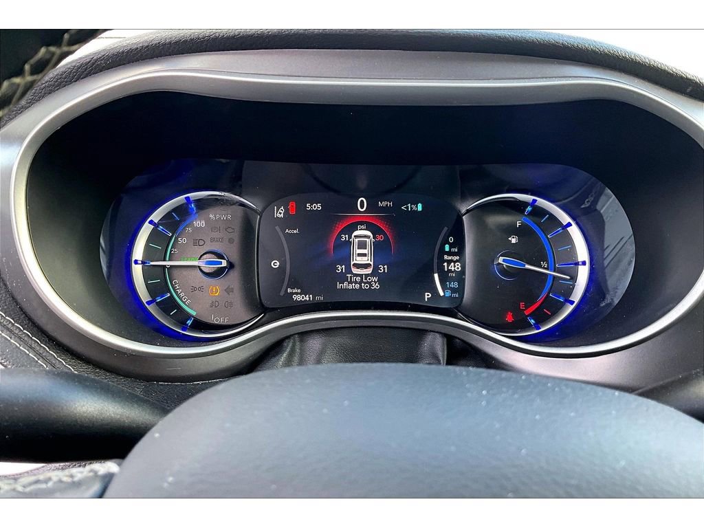 Used 2022 Chrysler Pacifica Touring-L image 21