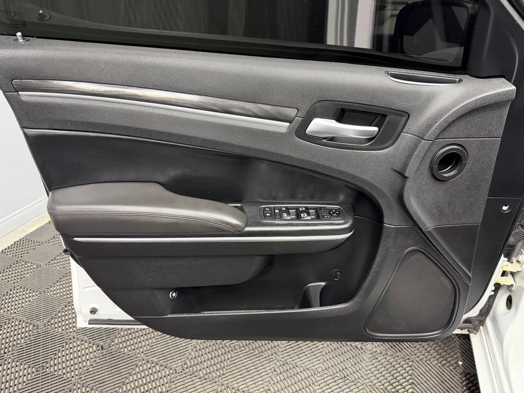 Used 2019 Chrysler 300 Touring w/ Sport Appearance Package RWD image 36
