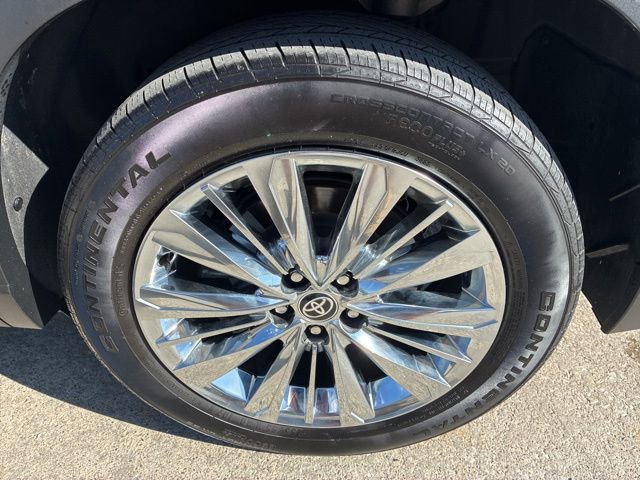 Used 2024 Toyota Grand Highlander AWD image 13