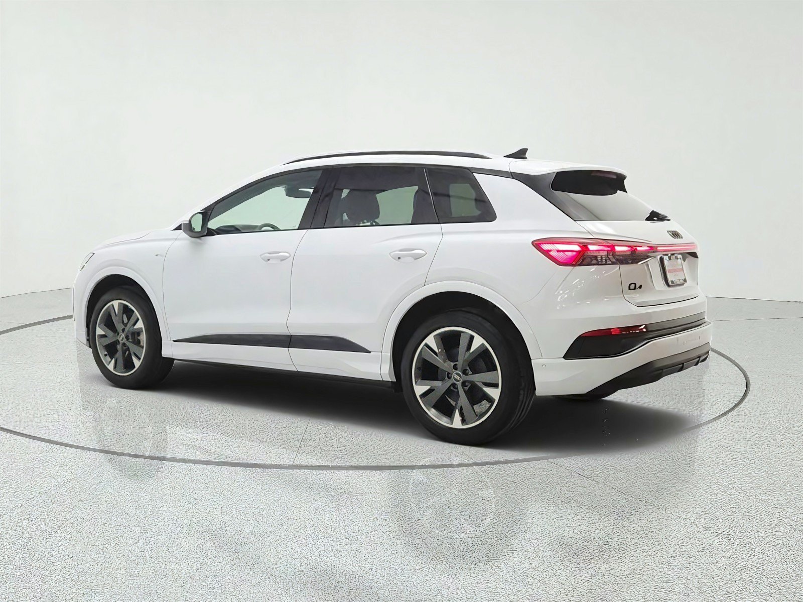 Used 2023 Audi Q4 e-tron Premium Plus w/ Premium Plus AWD/4WD image 7
