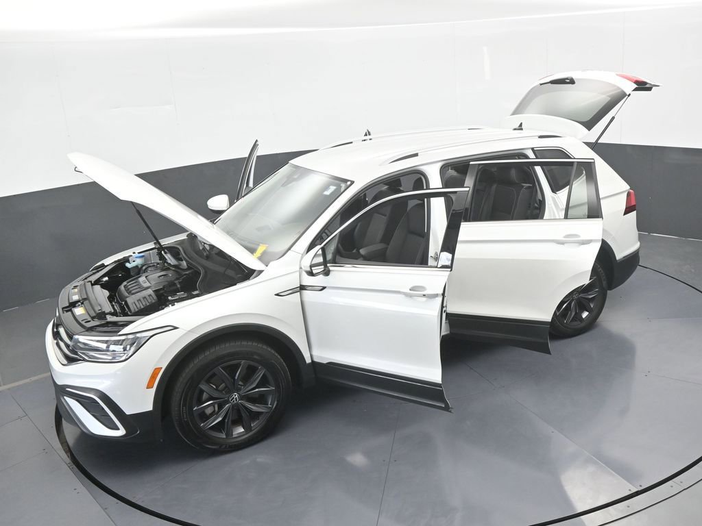 Used 2023 Volkswagen Tiguan SE image 64