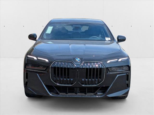 Used 2025 BMW 740i xDrive image 5
