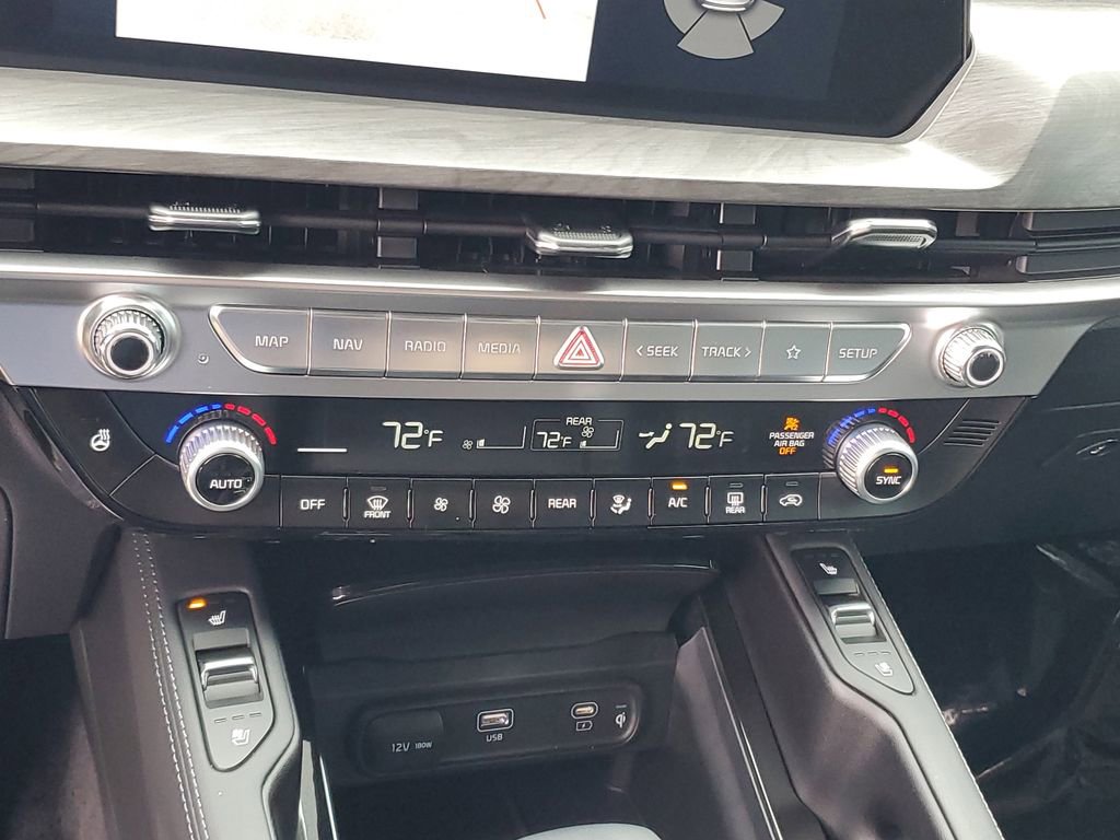 Used 2025 Kia Telluride AWD image 19