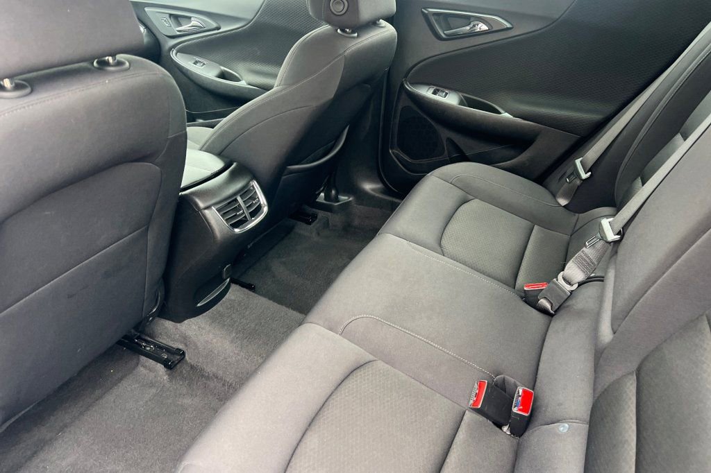 Used 2024 Chevrolet Malibu LT image 9