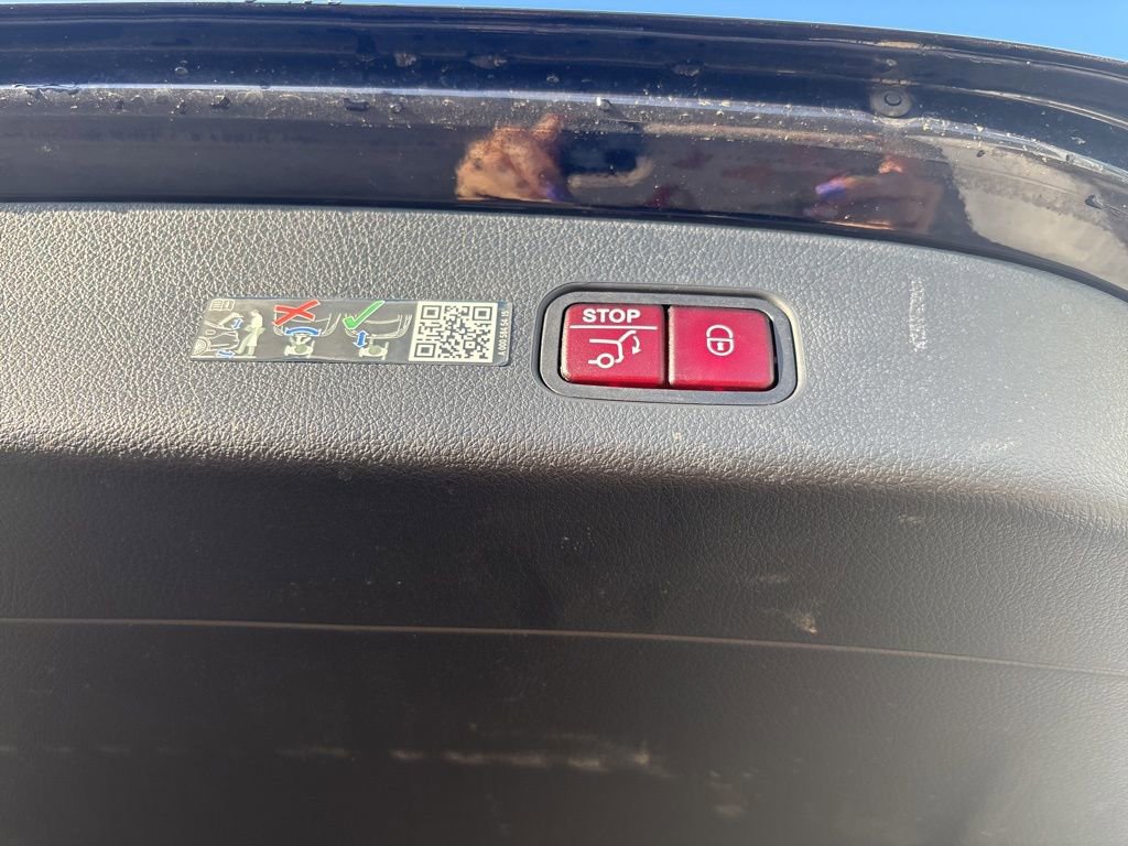 Used 2024 Mercedes-Benz GLC 300 image 17