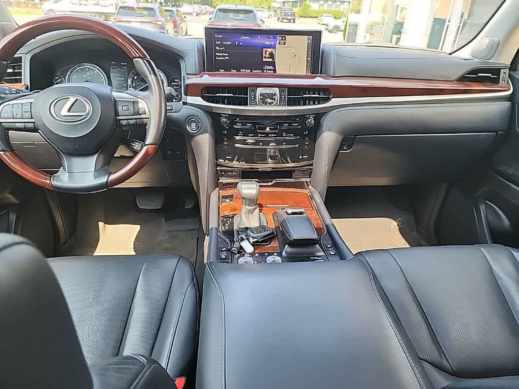 Used 2021 Lexus LX 570 4WD w/ Luxury Package image 18
